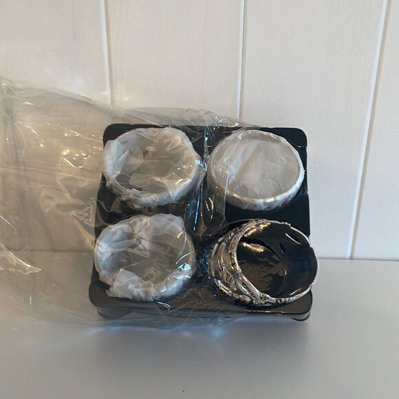 Godinger Silver Plated Napkin Rings - Picture 6 of 6